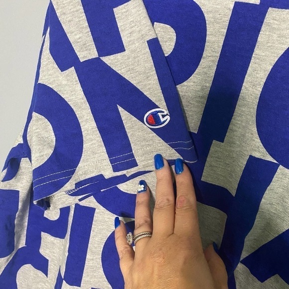 CHAMPION all over t-Shirt size medium - Picture 7 of 7